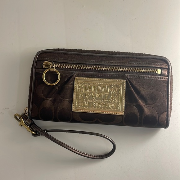 Coach wallet/wristlet - Picture 1 of 4